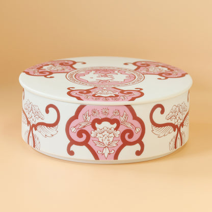 Old Imari floral pattern single-tiered bento box, wine red, in a presentation box.