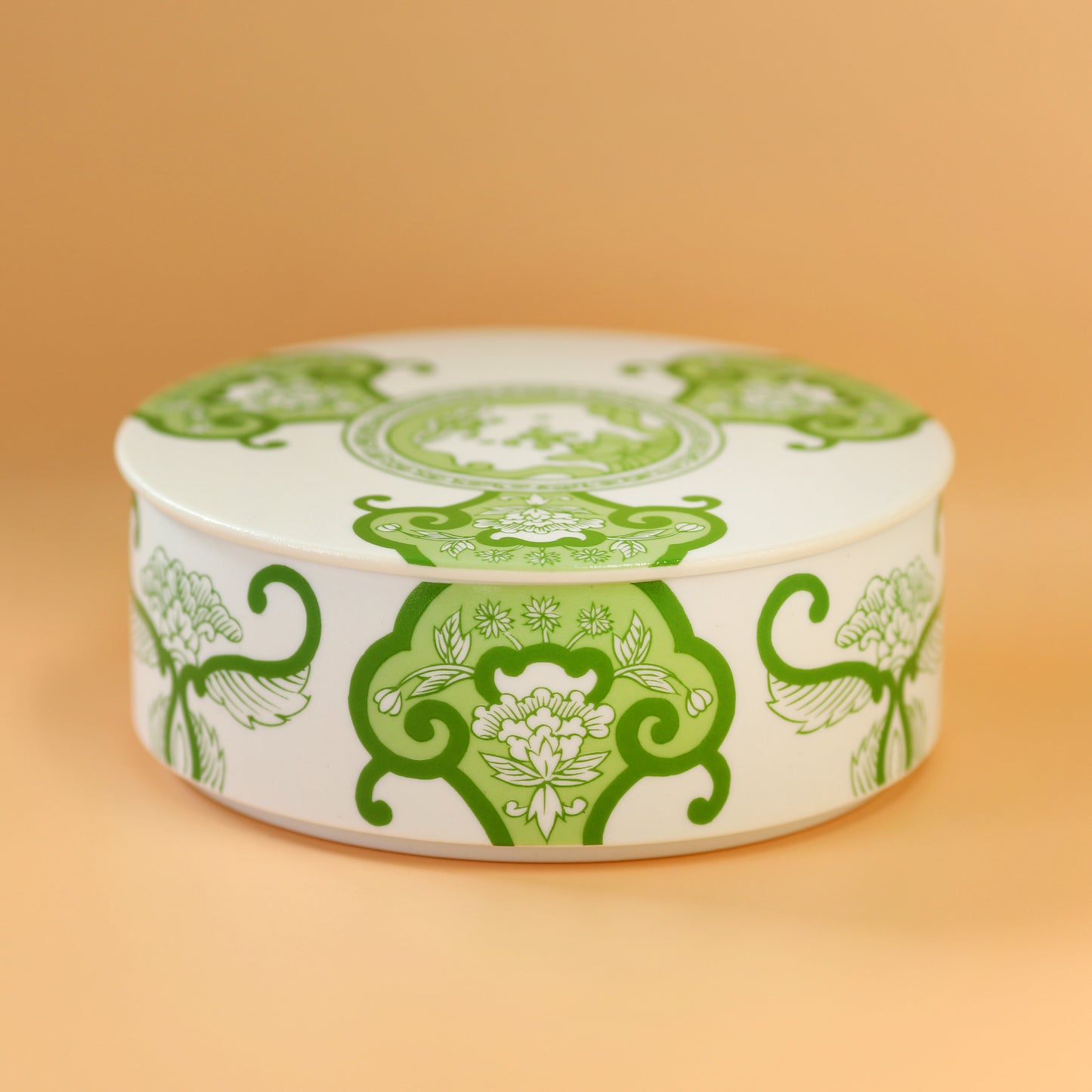 Old Imari floral pattern single-tiered bento box, Japan Tea, in a gift box.