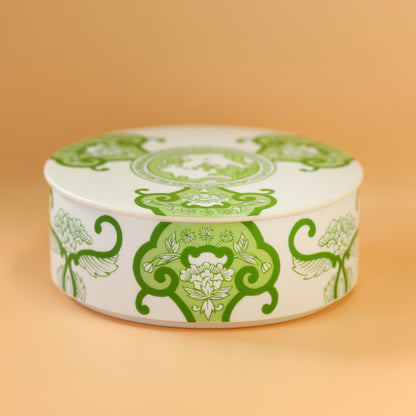 Old Imari floral pattern single-tiered bento box, Japan Tea, in a gift box.